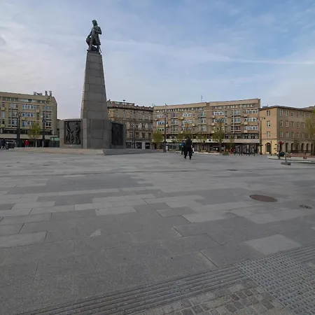 Apartment Spacious In The Center Of By Renters Lodz