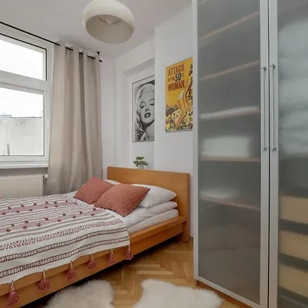 Apartment Spacious In The Center Of By Renters